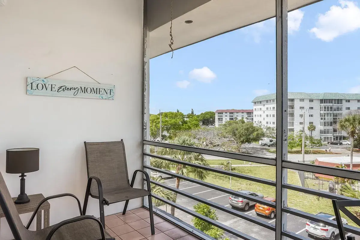 4770 NW 21st Street # 402, Lauderhill FL 33313