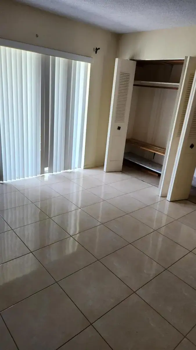 102 Andover D, West Palm Beach FL 33417 photo 4