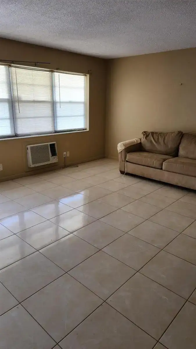 102 Andover D, West Palm Beach FL 33417 photo 5