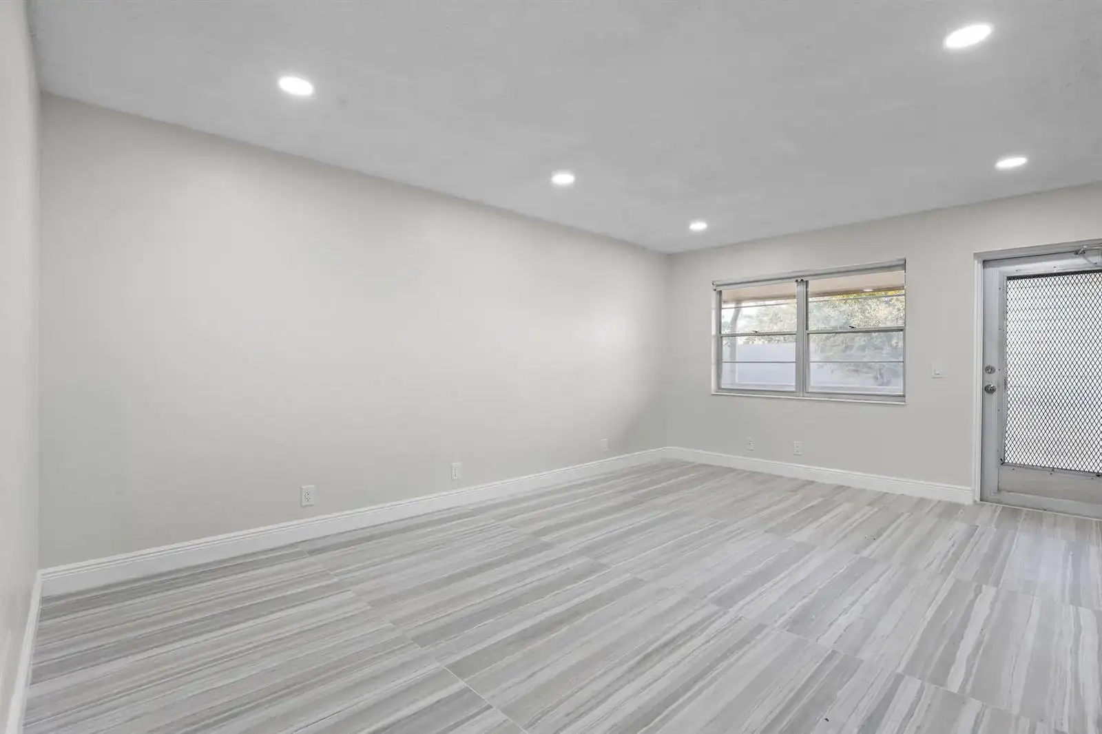 148 Hastings I, West Palm Beach FL 33417 photo 3