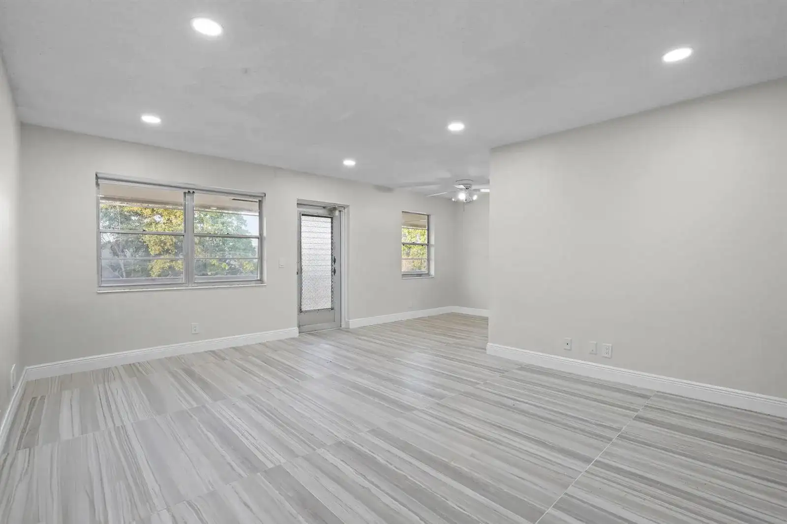 148 Hastings I, West Palm Beach FL 33417 photo 4