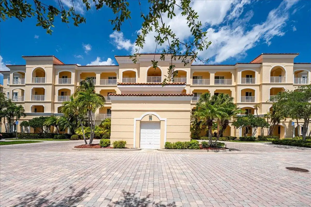 18 W Harbour Isle Drive W # 102, Fort Pierce FL 34949 photo 5