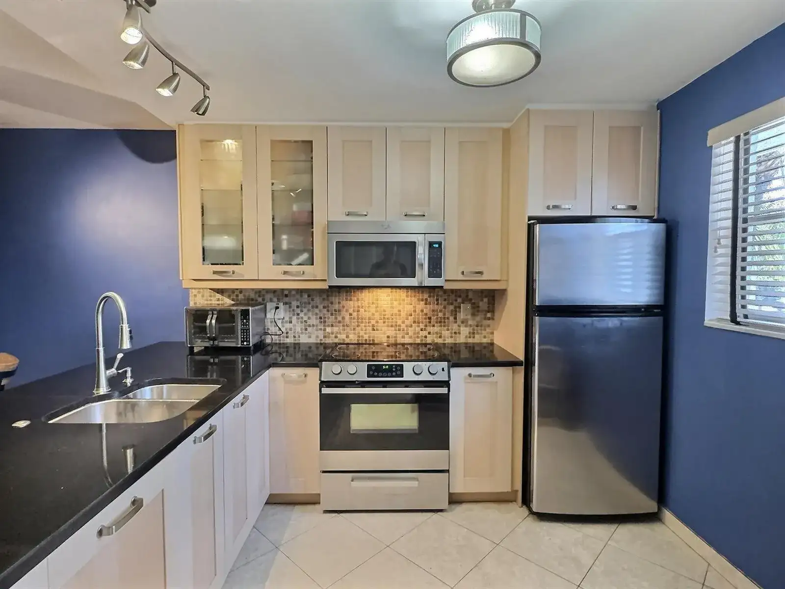 3150 Holiday Springs Boulevard # 204, Margate FL 33063 photo 2