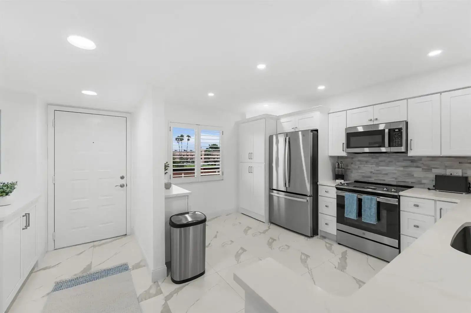 6936 Huntington Lane # 302, Delray Beach FL 33446 photo 4