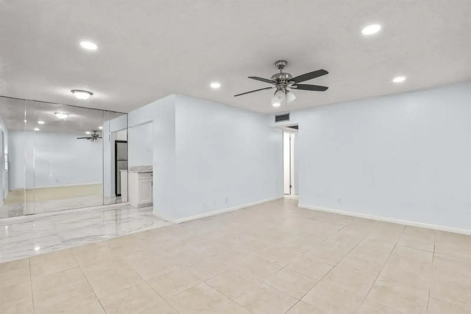 63 Hastings D, West Palm Beach FL 33417 photo 5