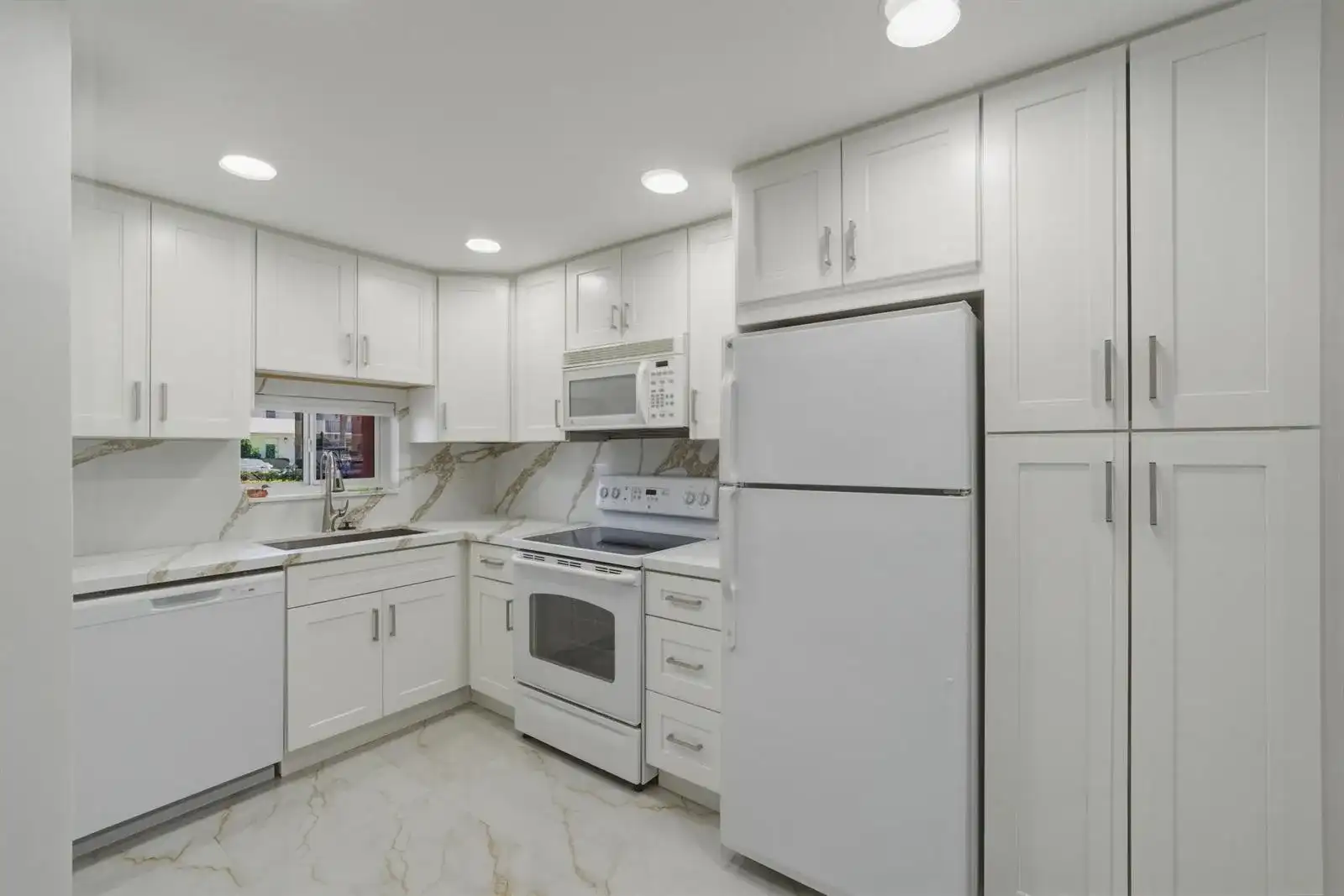 371 S Hollybrook Drive # 106, Pembroke Pines FL 33025