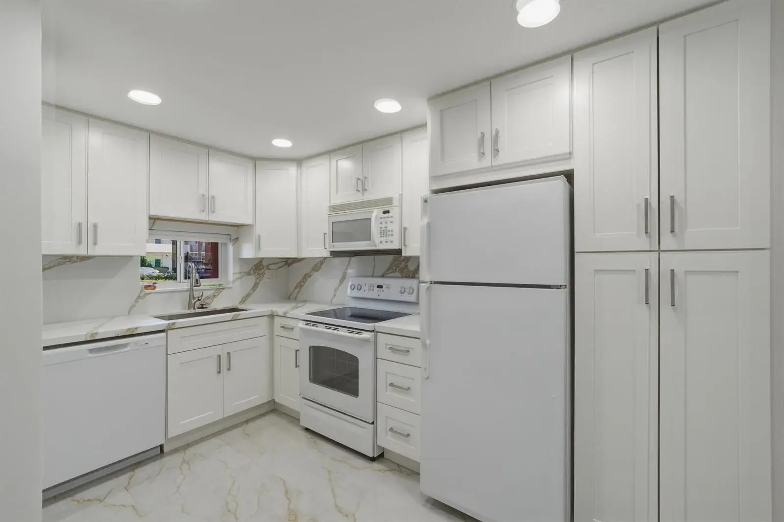 371 S Hollybrook Drive # 106, Pembroke Pines FL 33025