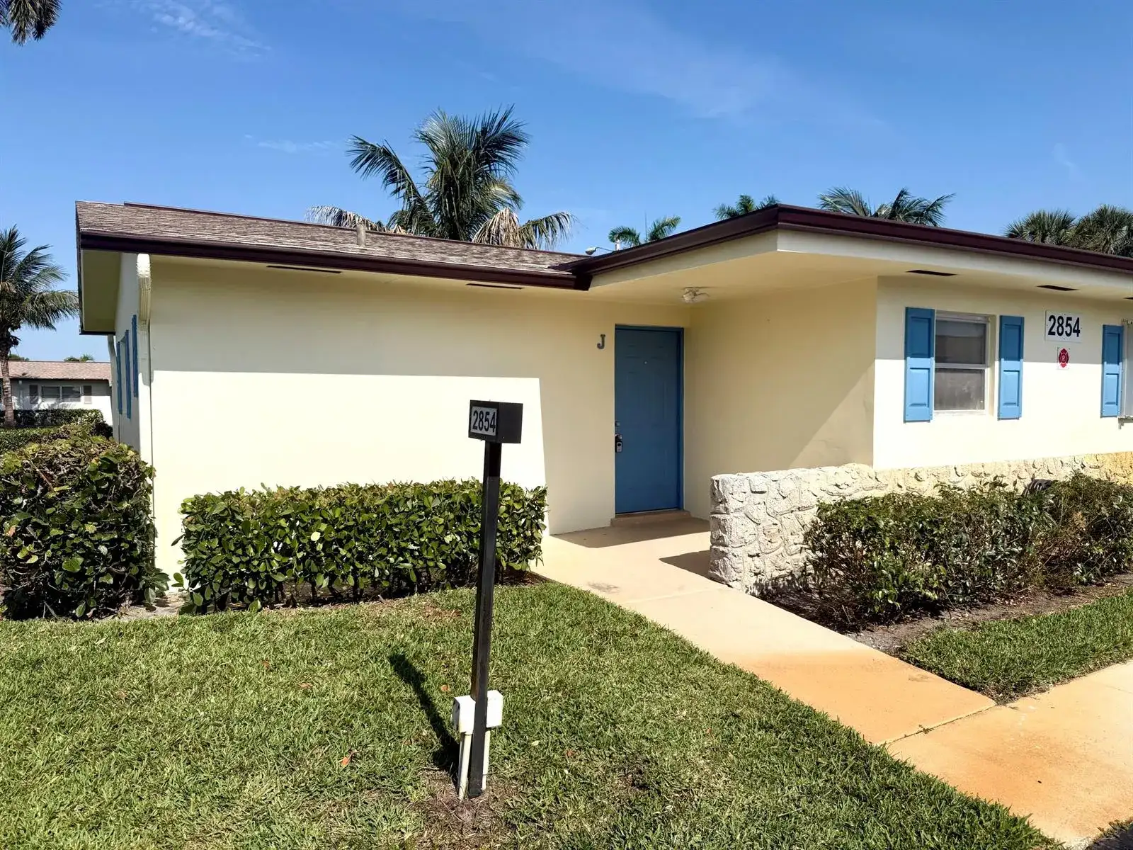 2854 E Crosley Dr Drive E # J, West Palm Beach FL 33415 photo 2
