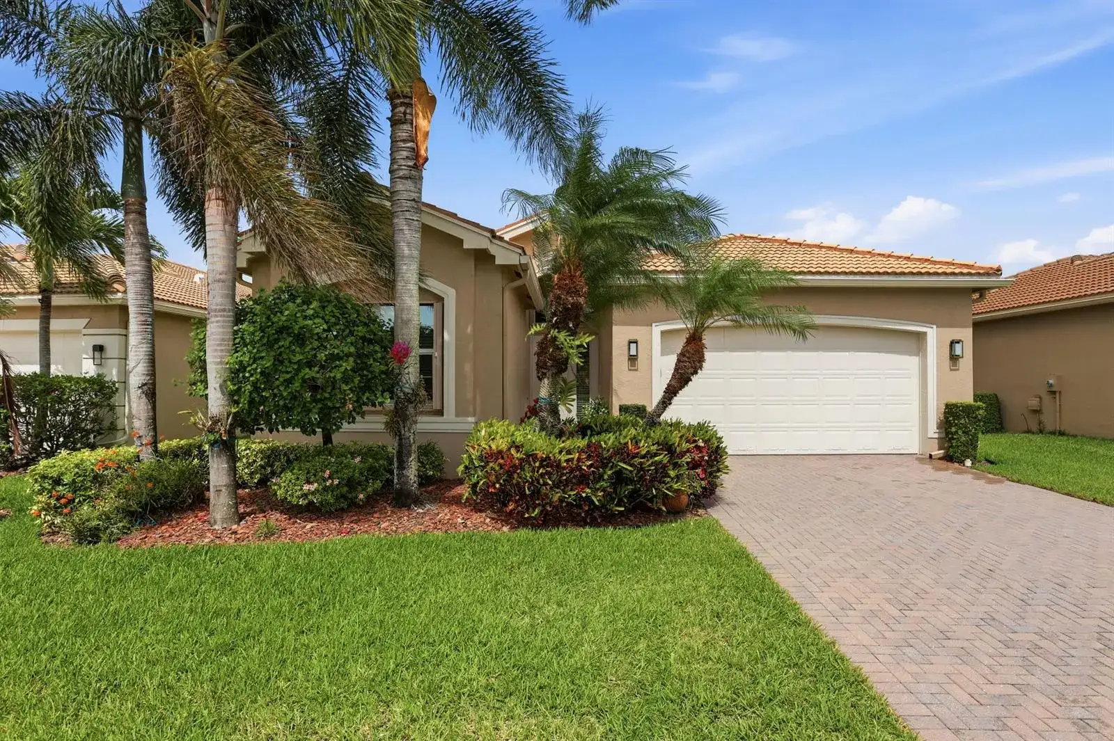 10825 Leaf Bridge Way, Boynton Beach FL 33473 photo 2
