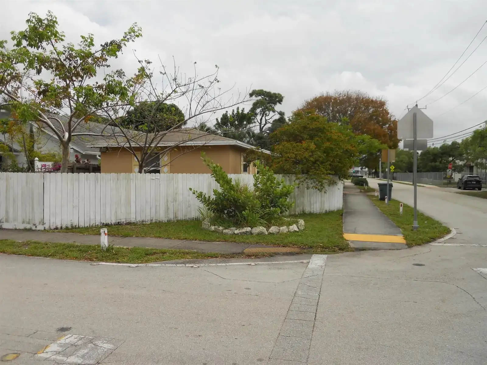 3290 NE 10th Avenue, Oakland Park FL 33334