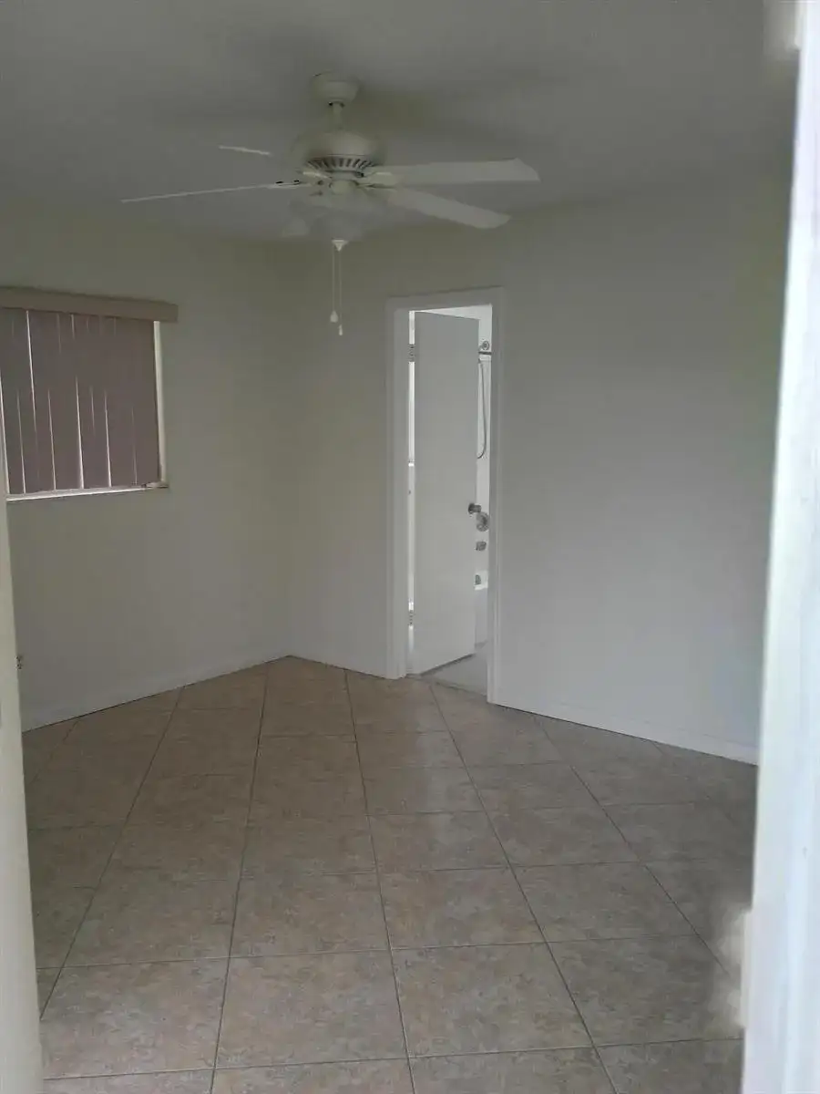 209 Camden # 209, West Palm Beach FL 33417 photo 2