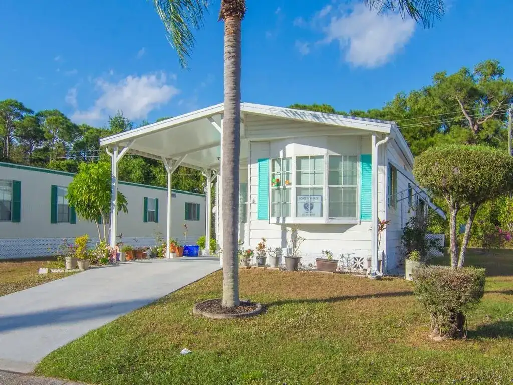 8 Novedades, Port St. Lucie FL 34952 photo 2