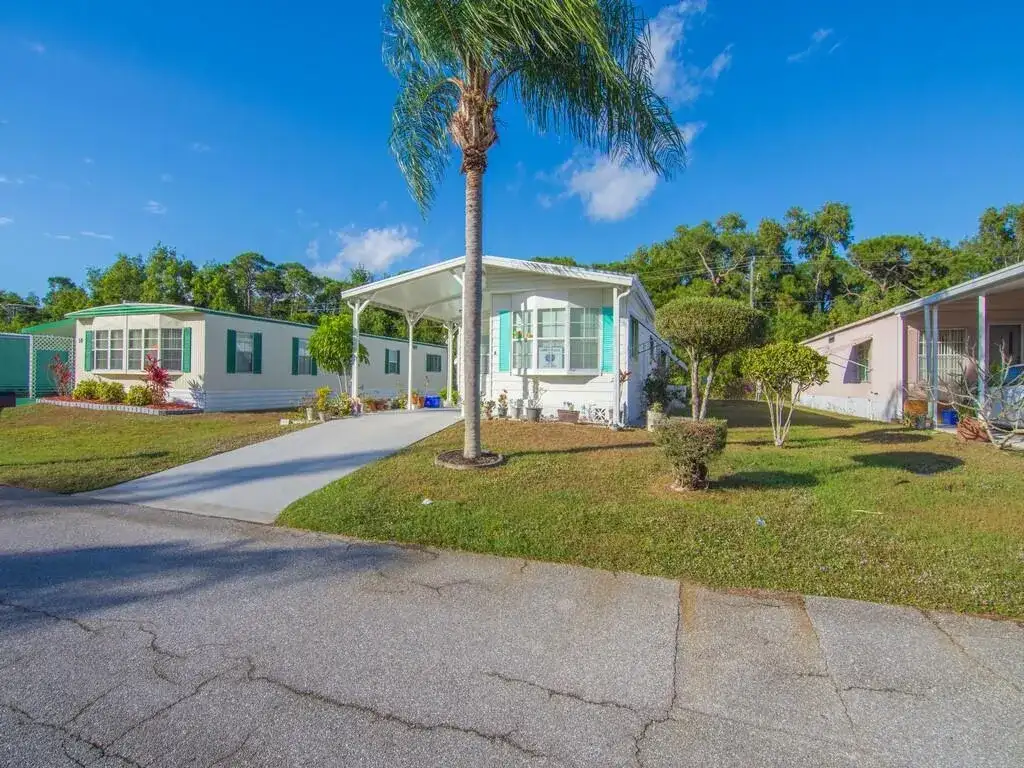 8 Novedades, Port St. Lucie FL 34952 photo 3