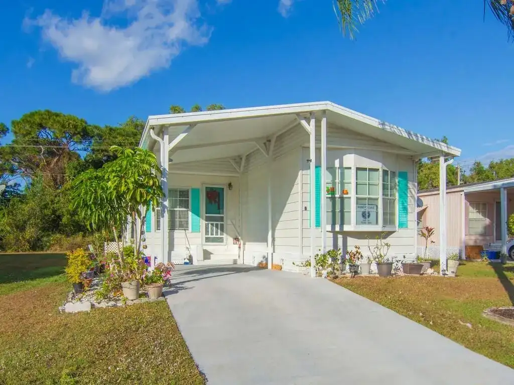 8 Novedades, Port St. Lucie FL 34952 photo 5