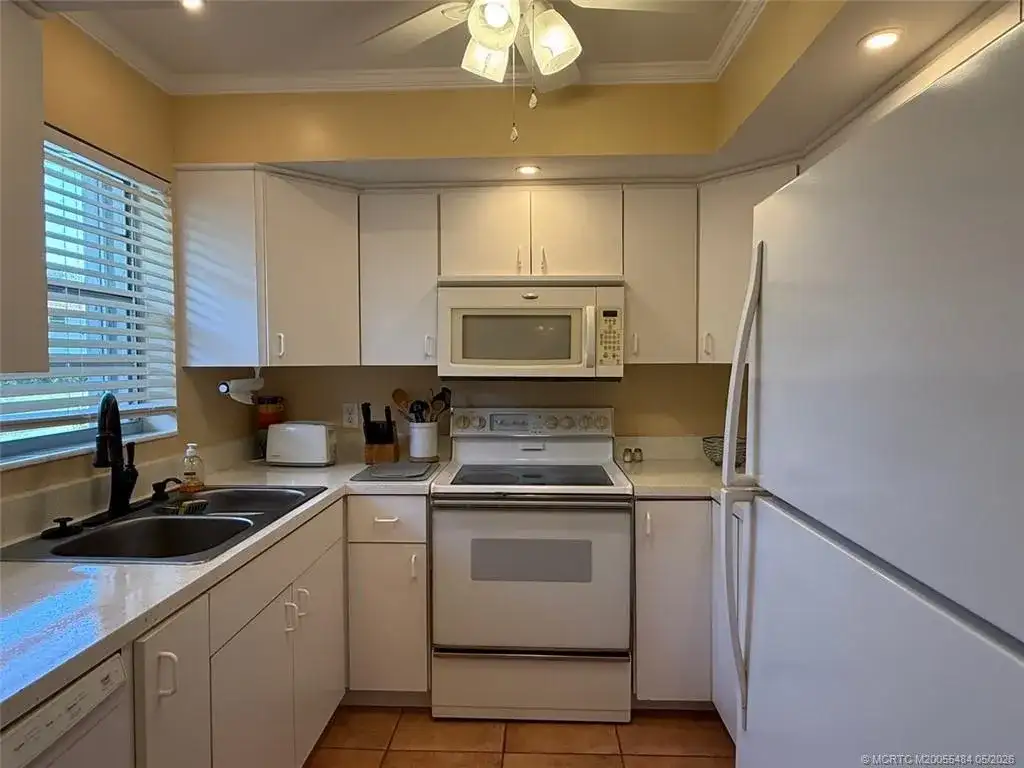 2950 SE Ocean Boulevard # 2, Stuart FL 34996 photo 4