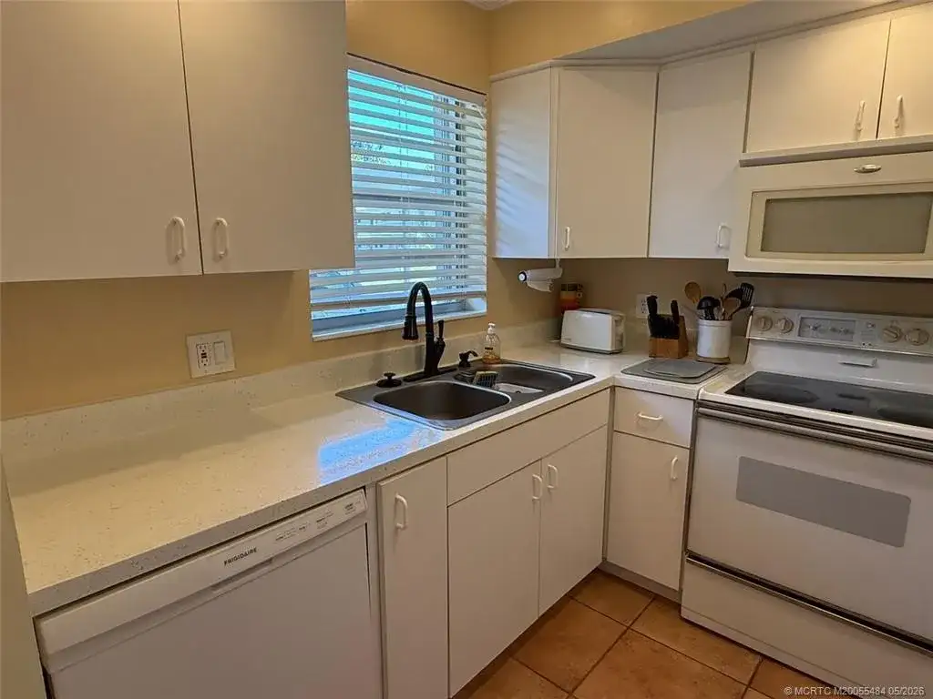 2950 SE Ocean Boulevard # 2, Stuart FL 34996 photo 5