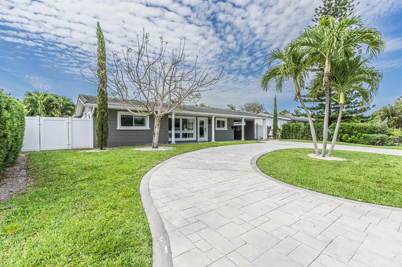 2770 NE 53rd Street, Lighthouse Point FL 33064