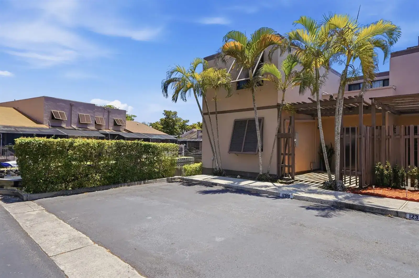 12300 NW 11th Court, Pembroke Pines FL 33026 photo 2