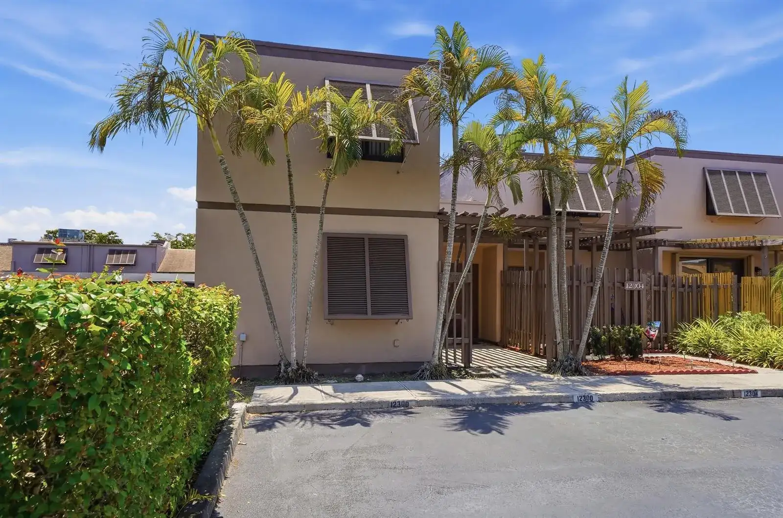 12300 NW 11th Court, Pembroke Pines FL 33026 photo 3