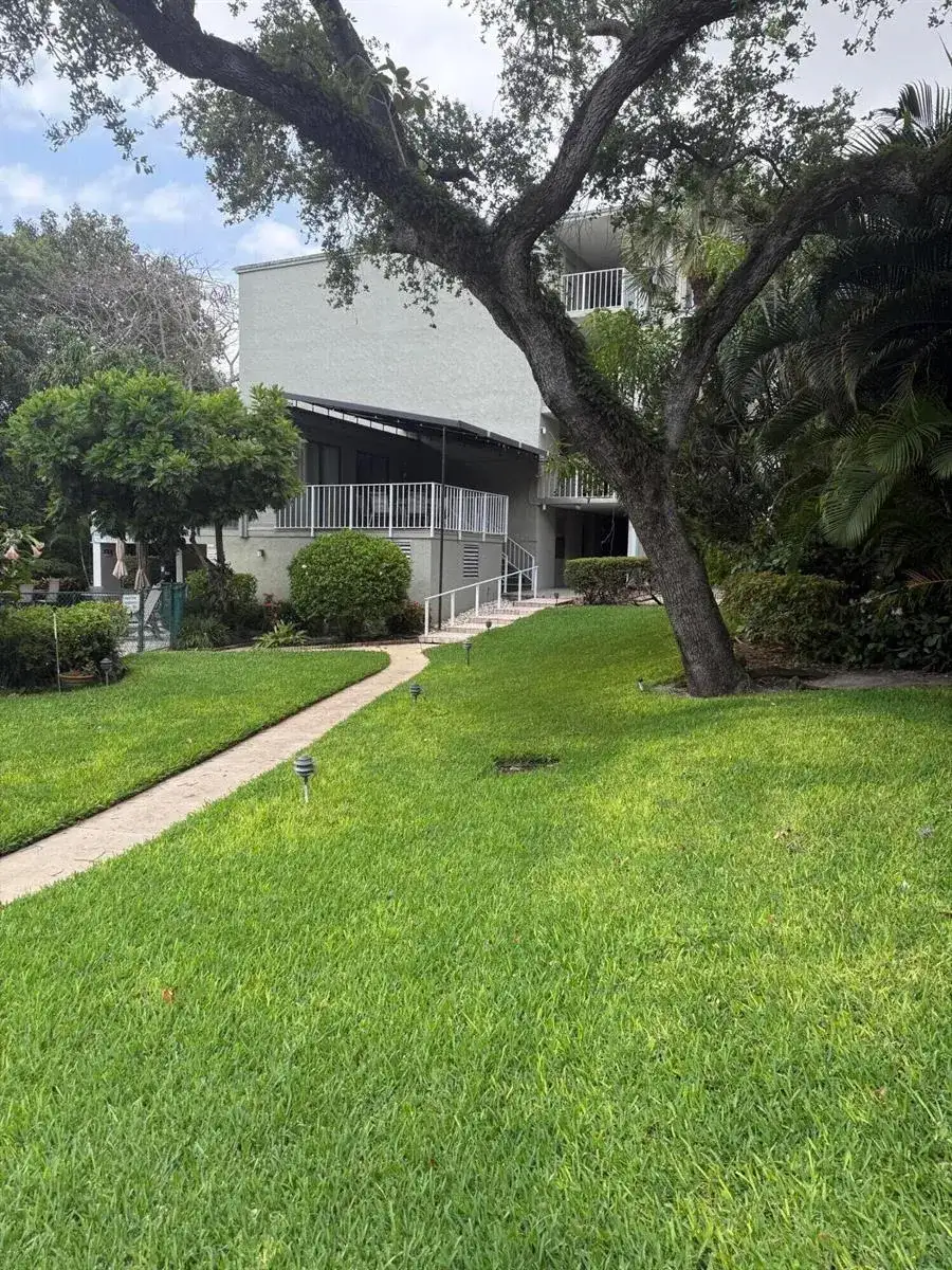 501 SW 11th # 211, Boca Raton FL 33432 photo 4