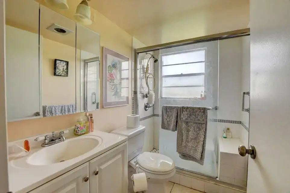 137 Fanshaw D, Boca Raton FL 33434