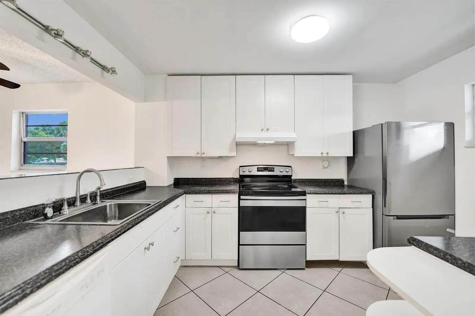 1100 NW 87th Avenue # 208, Coral Springs FL 33071