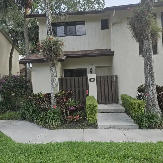 7620 NW 79th Avenue # J8, Tamarac FL 33321