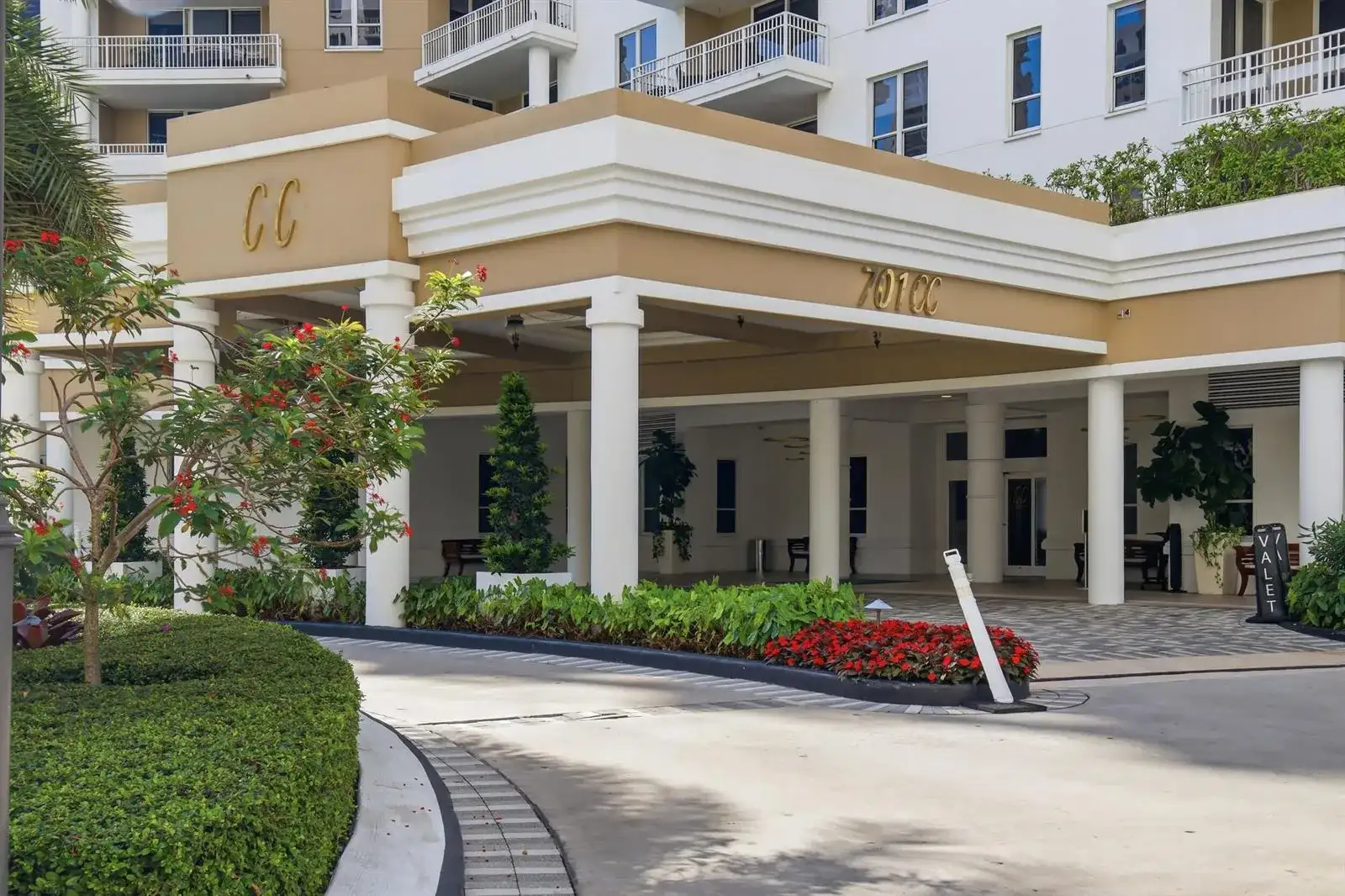 701 Brickell Key Boulevard # 610, Miami FL 33131 photo 2