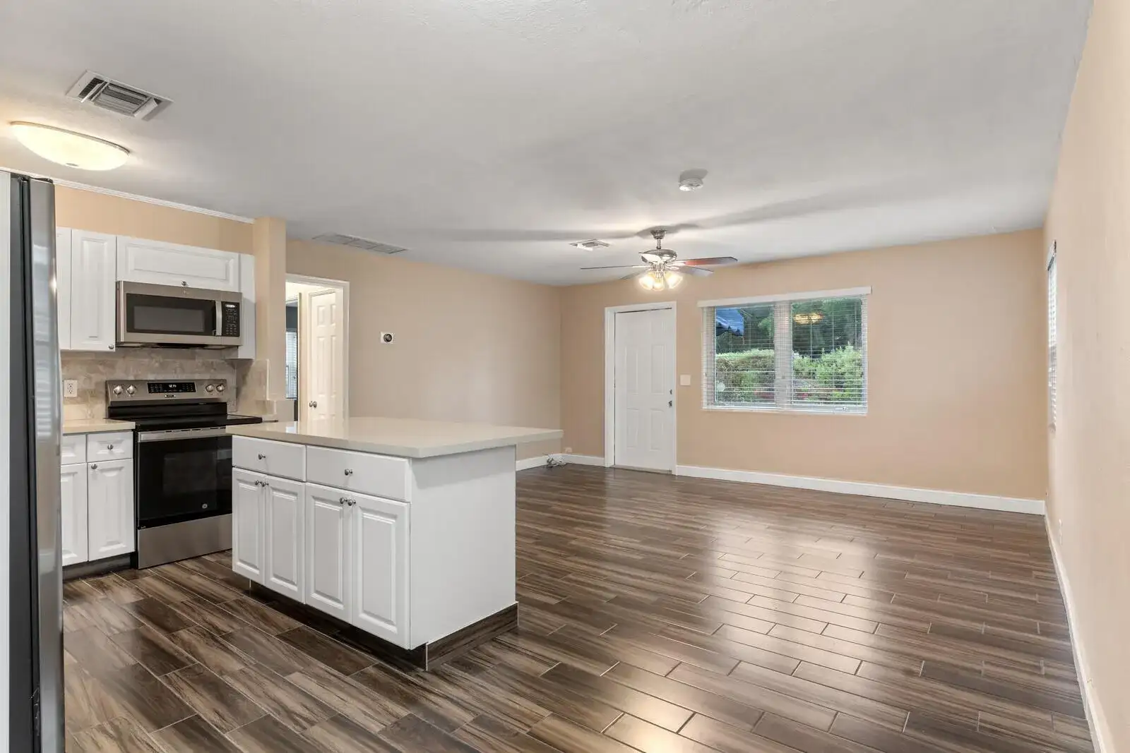 957 30th Street, West Palm Beach FL 33407 photo 5
