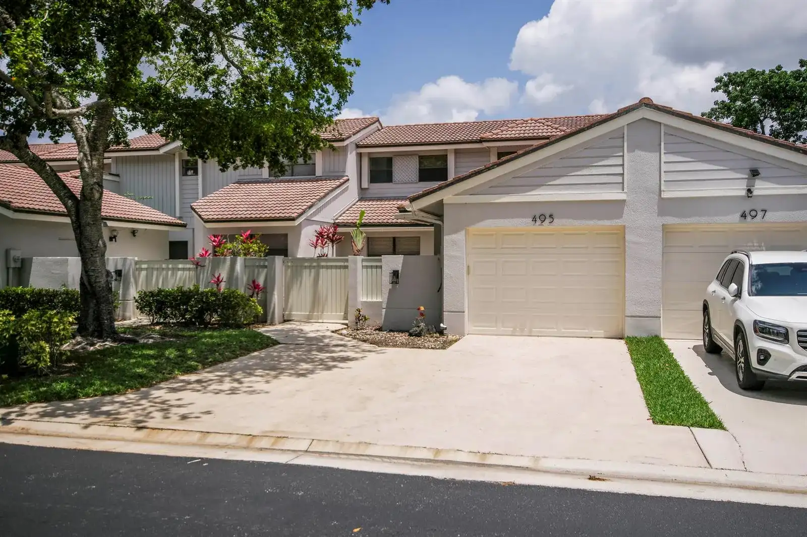 495 Prestwick Circle, Palm Beach Gardens FL 33418 photo 3