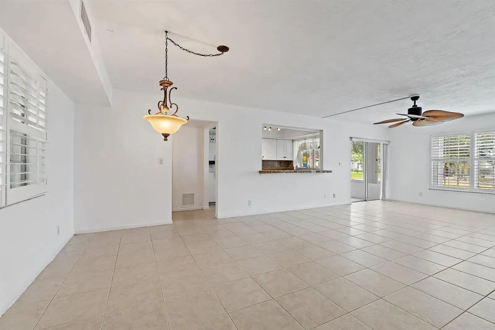 5570 Tamberlane Circle # 131, Palm Beach Gardens FL 33418 photo 4