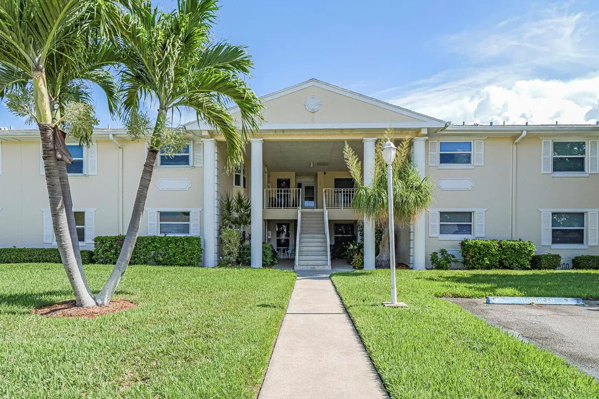 870 Lake Orchid Circle # 204, Vero Beach FL 32962
