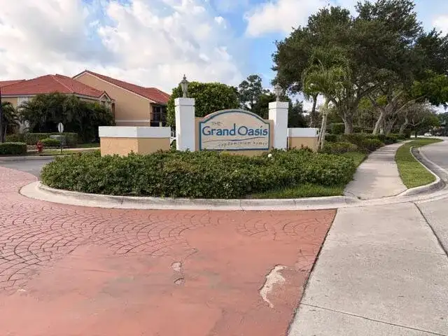 5661 Riverside Drive, Coral Springs FL 33067 photo 3