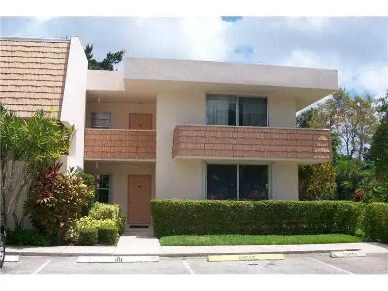 4031 N Cypress Drive # 101, Pompano Beach FL 33069 photo 2