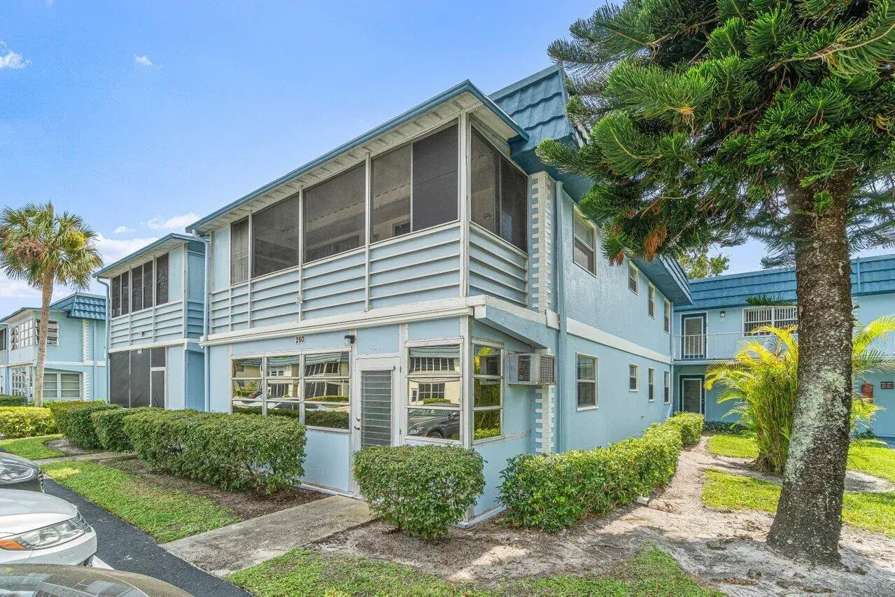 260 Brittany F, Delray Beach FL 33446 photo 4