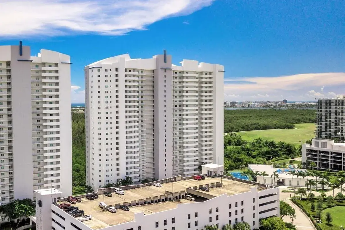 15051 Royal Oaks Lane # 202, North Miami FL 33181