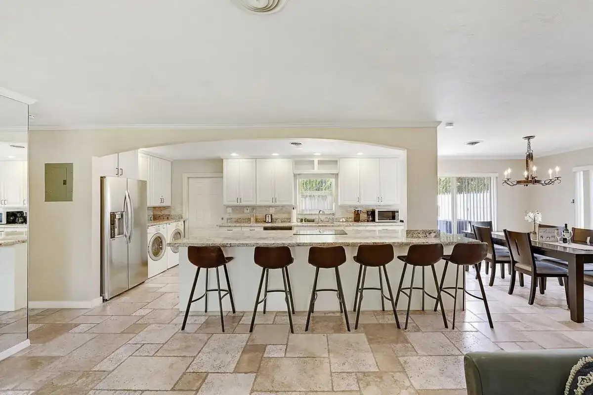 332 NW 26th Court, Wilton Manors FL 33311 photo 3