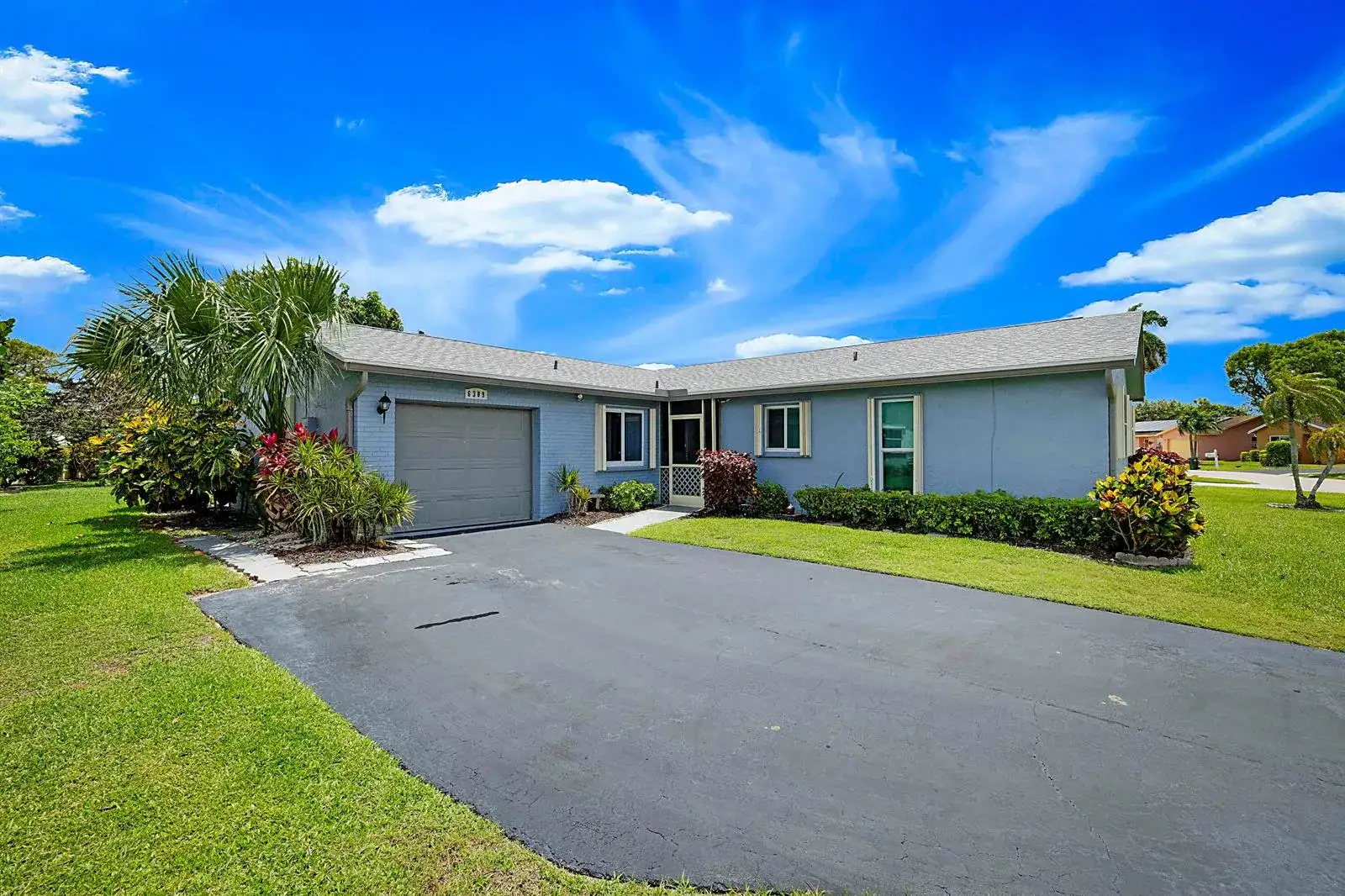6309 Summer Sky Lane, FL 33463 photo 2