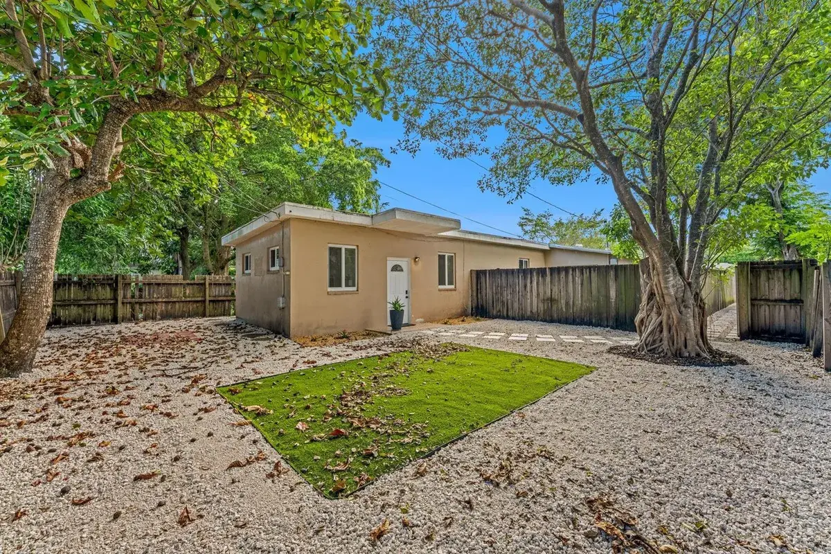 1340 NE 1st Avenue, Fort Lauderdale FL 33304