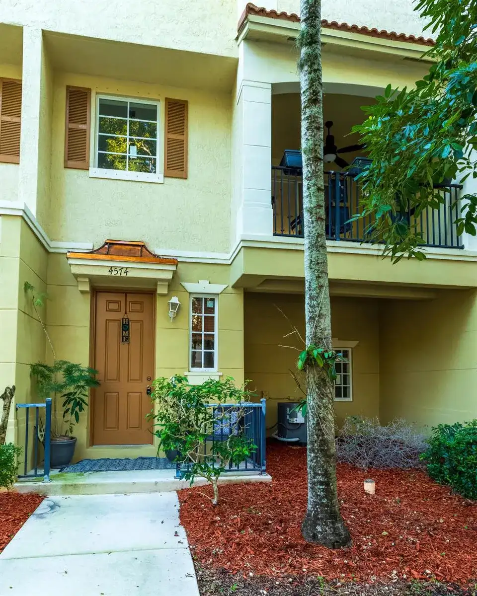 4574 Danson Way, Delray Beach FL 33445 photo 3