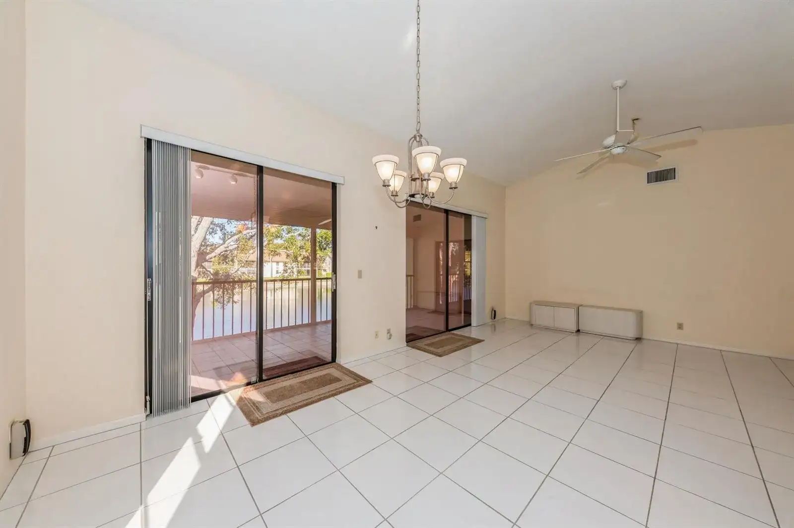 10439 S Circle Lake Drive # 201, Boynton Beach FL 33437 photo 2