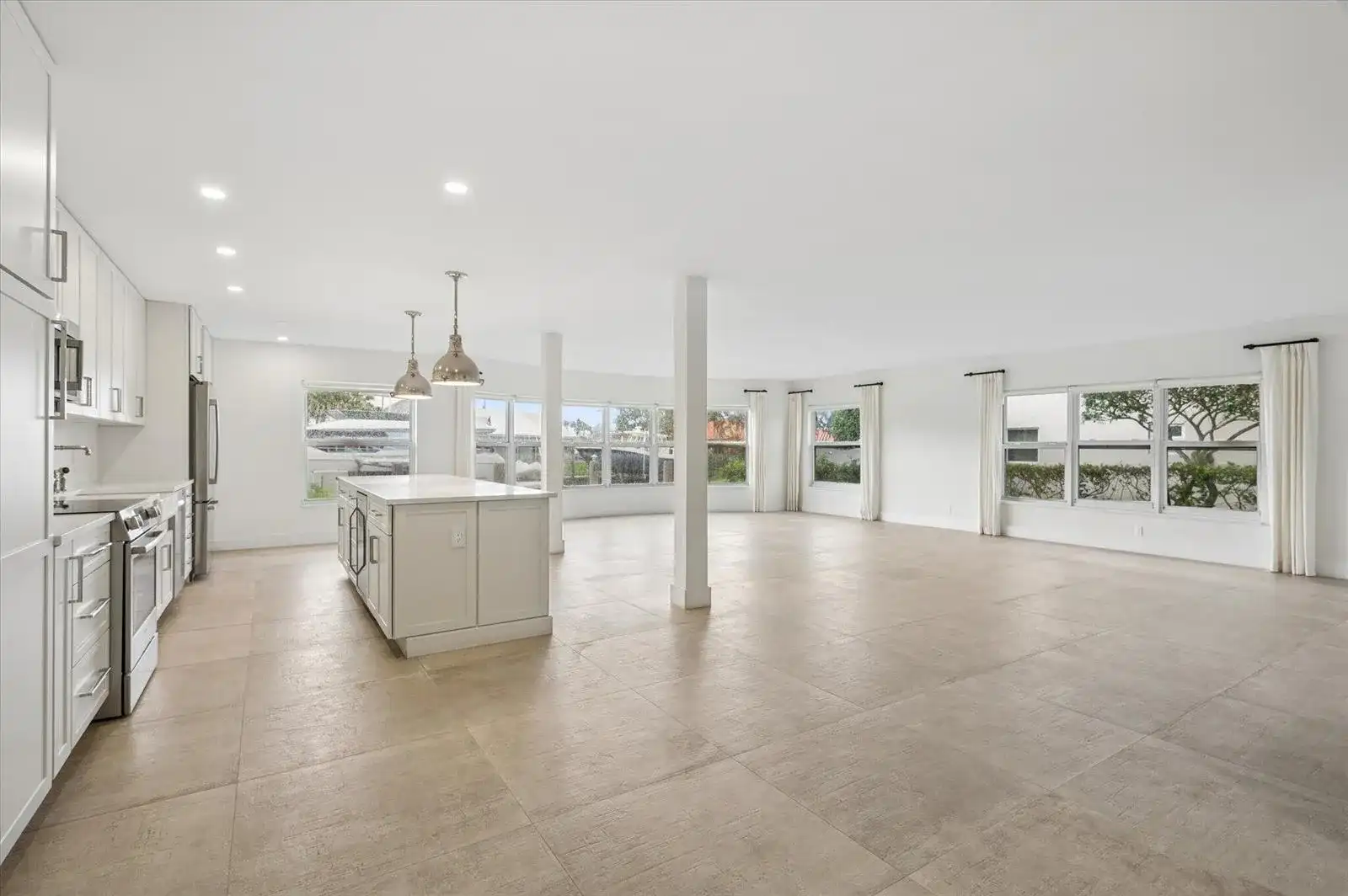 5100 Bayview Drive # 106, Fort Lauderdale FL 33308