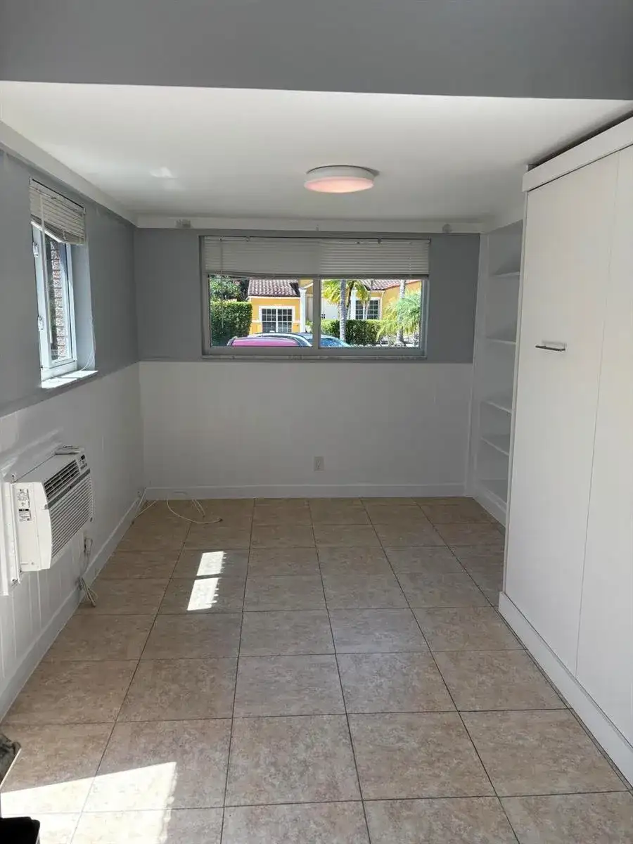 1418 Wiley Street, Hollywood FL 33020 photo 4