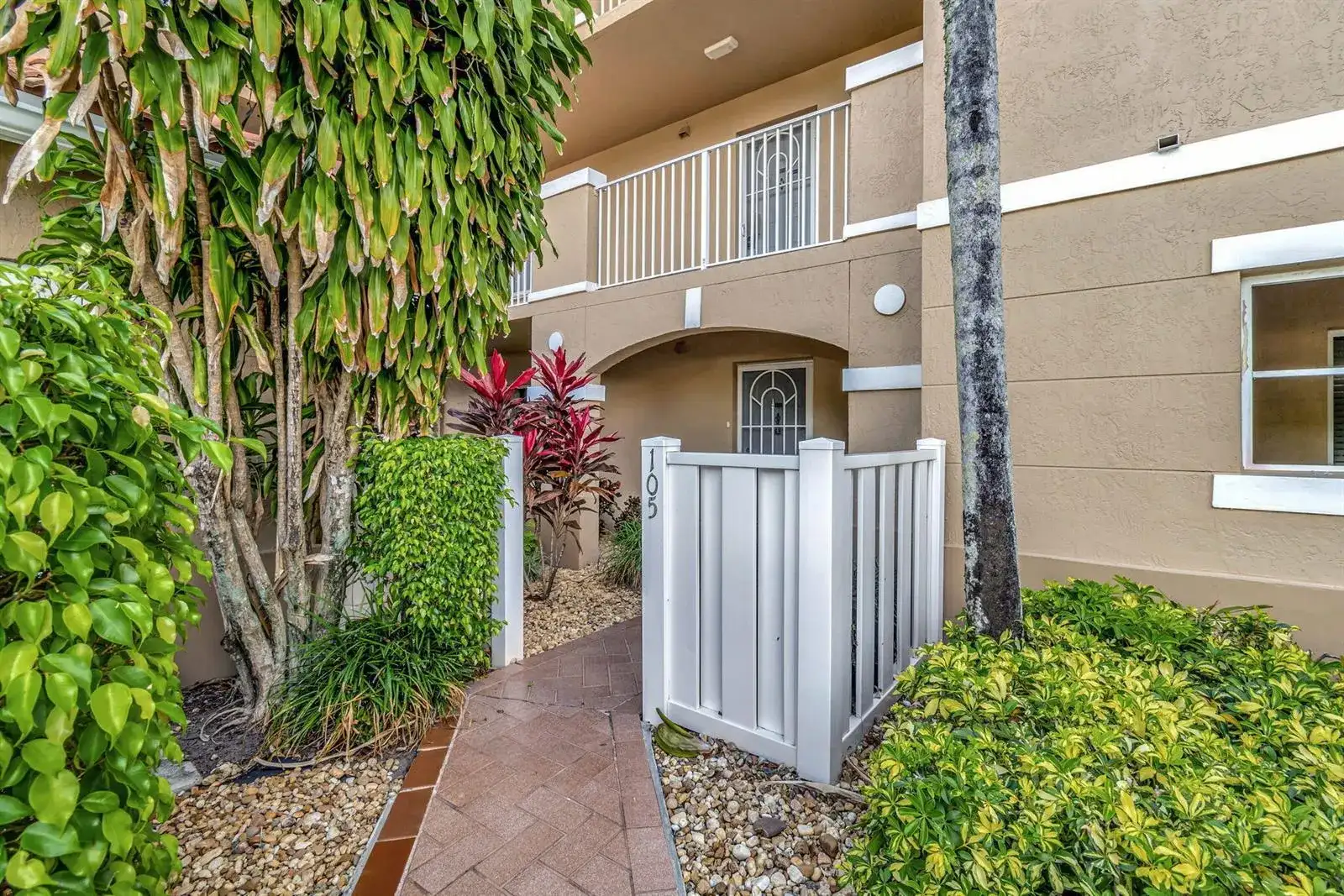 5842 Crystal Shores Drive # 105, Boynton Beach FL 33437 photo 3