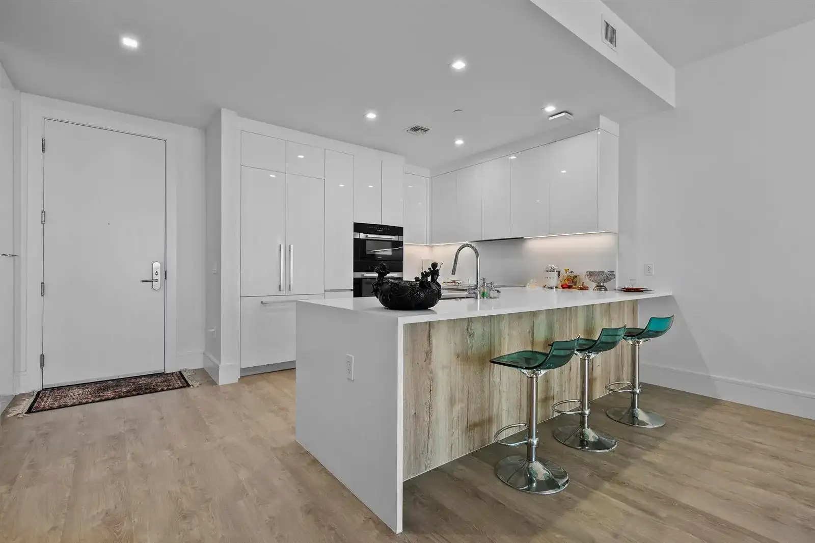 220 Lake Shore Drive # 1913, Lake Park FL 33403 photo 2