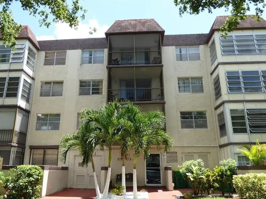 1681 NW 70th Avenue # 403, Plantation FL 33313 photo 2