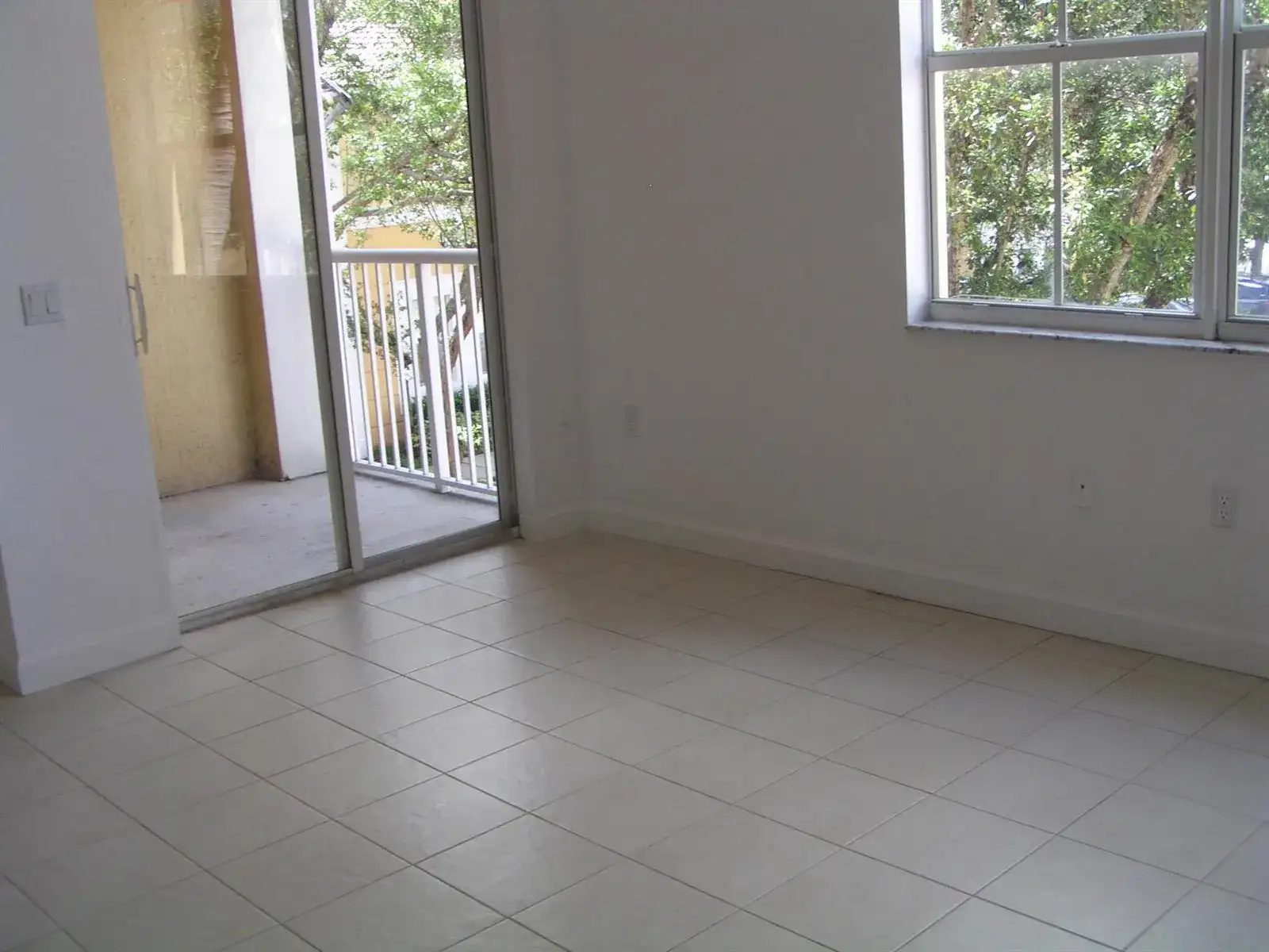 1016 Shoma Drive, Royal Palm Beach FL 33414 photo 3