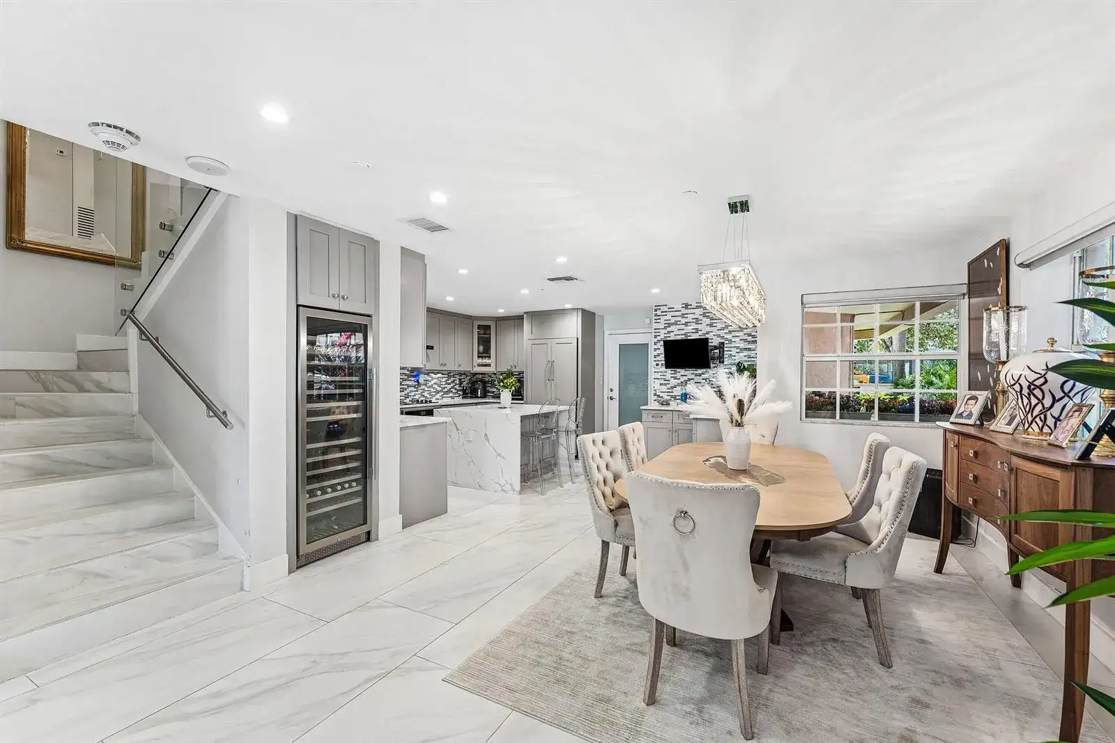 19 Hendricks Isle, Fort Lauderdale FL 33301 photo 5