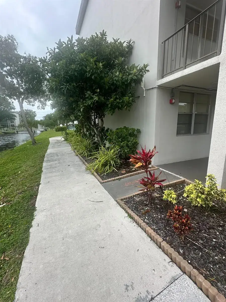 4850 NW 29th Court # 132, Lauderdale Lakes FL 33313