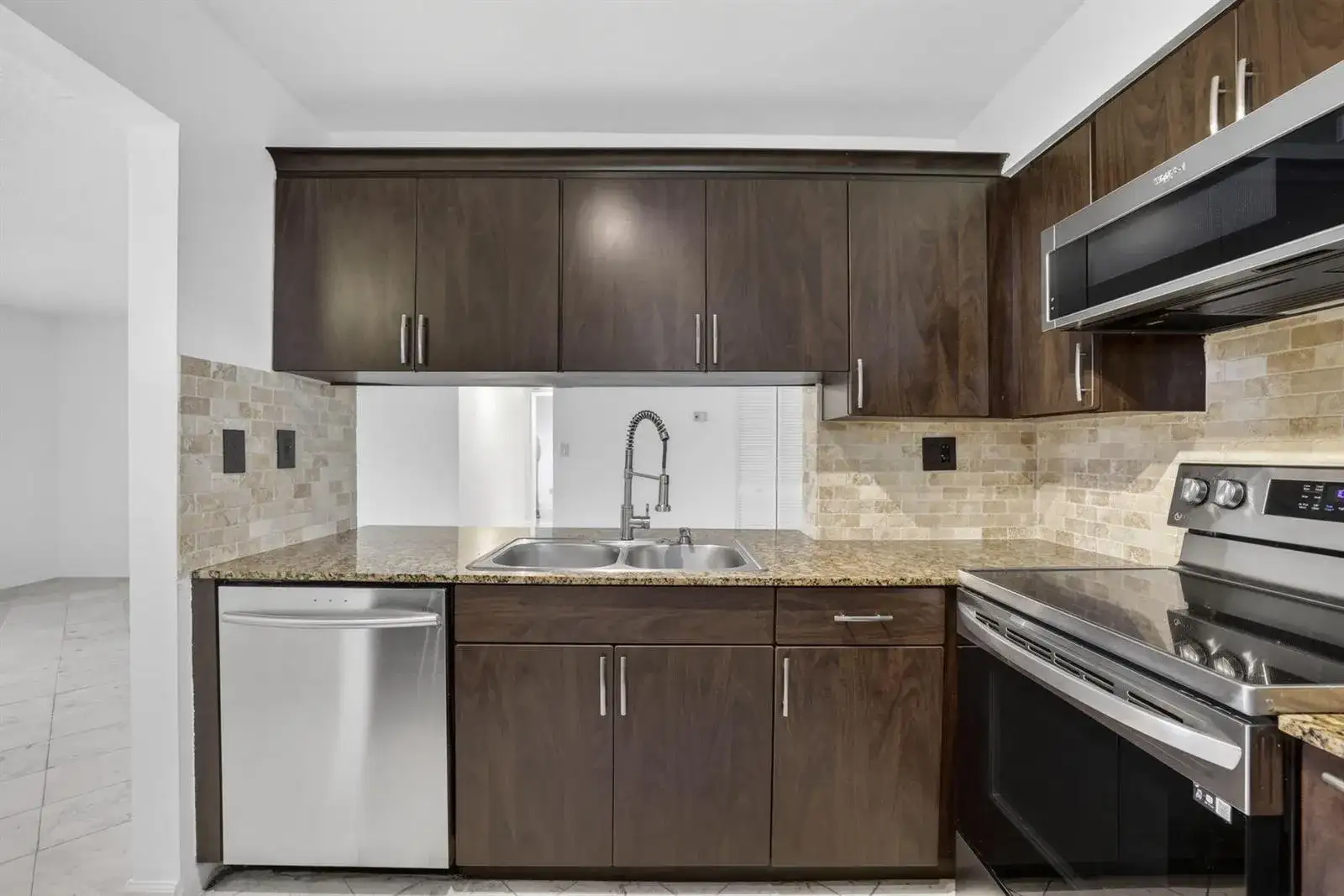 3041 N Oakland Forest Drive # 103, Oakland Park FL 33309 photo 4